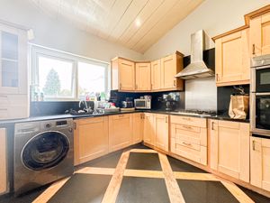 Photo 19- click for photo gallery